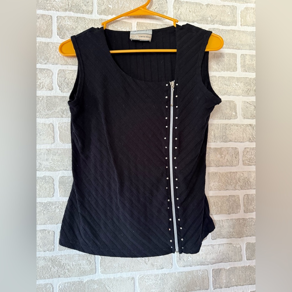 Elegant Black Sleeveless Top with Side Button Detail